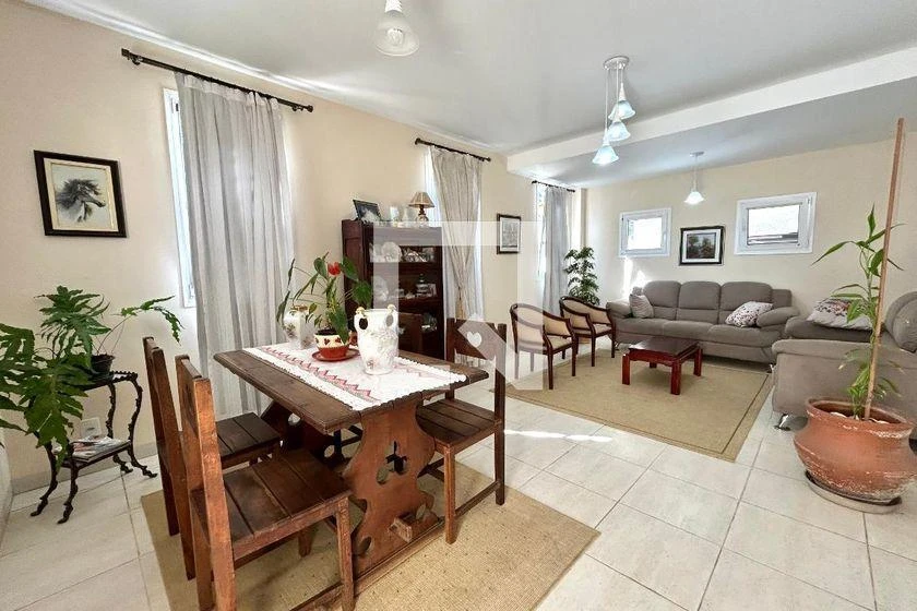 Furnished 284 m² house with 4 bedrooms and balcony — photo 39