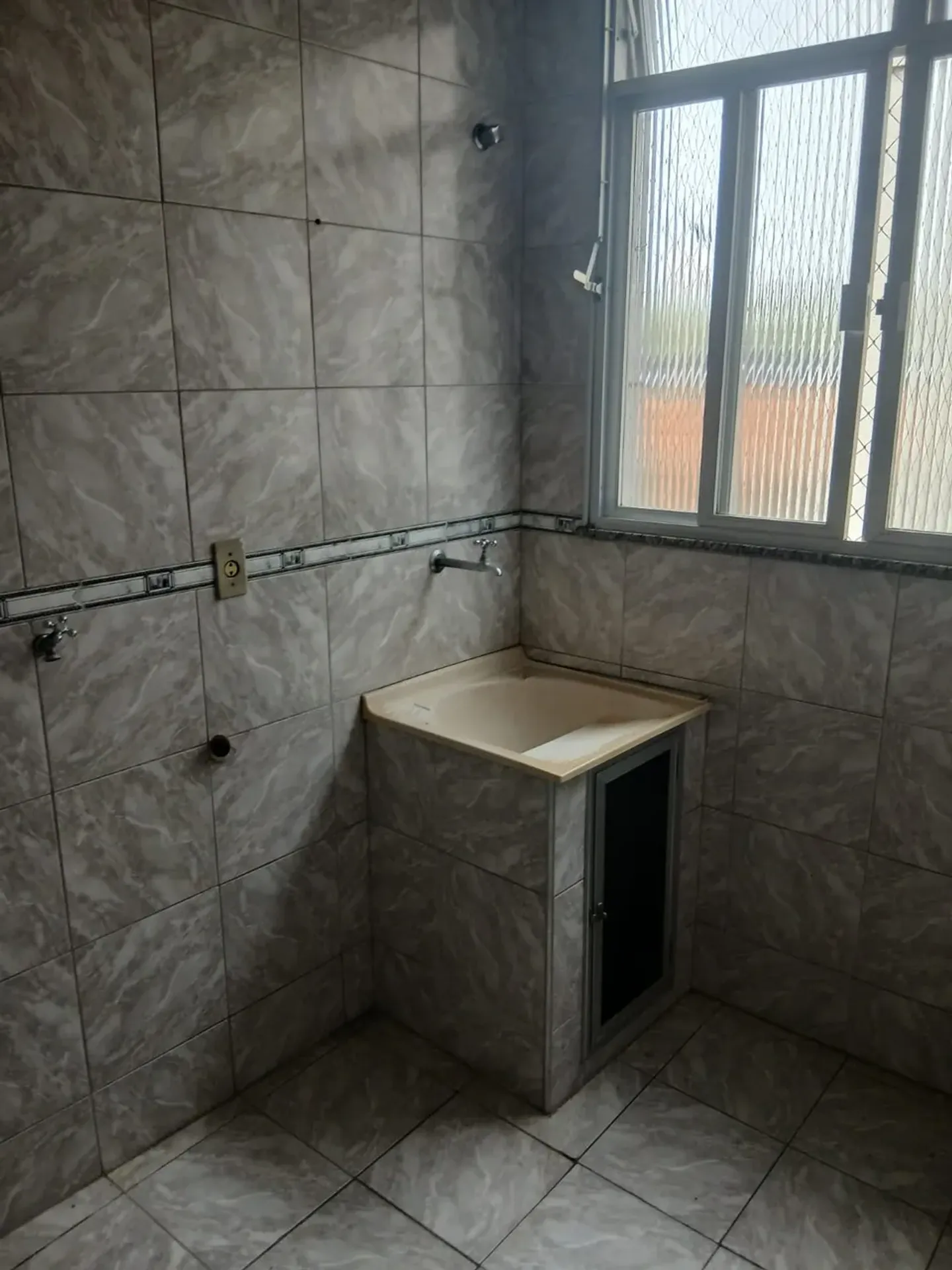Квартира з 2 спальнями на 2-му поверсі й паркомісцем — photo 14