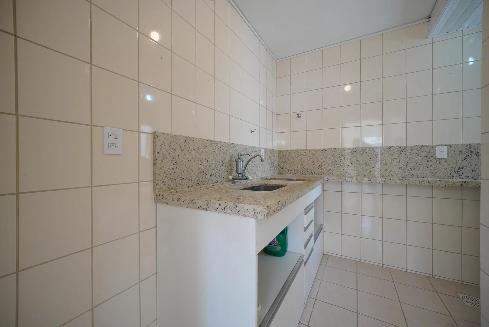 Park view in a 2-bedroom apartment, 52 m² — photo 2