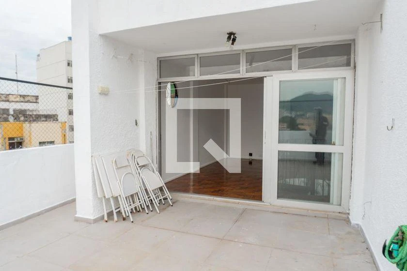 2-bedroom apartment with a grill on the balcony — photo 17