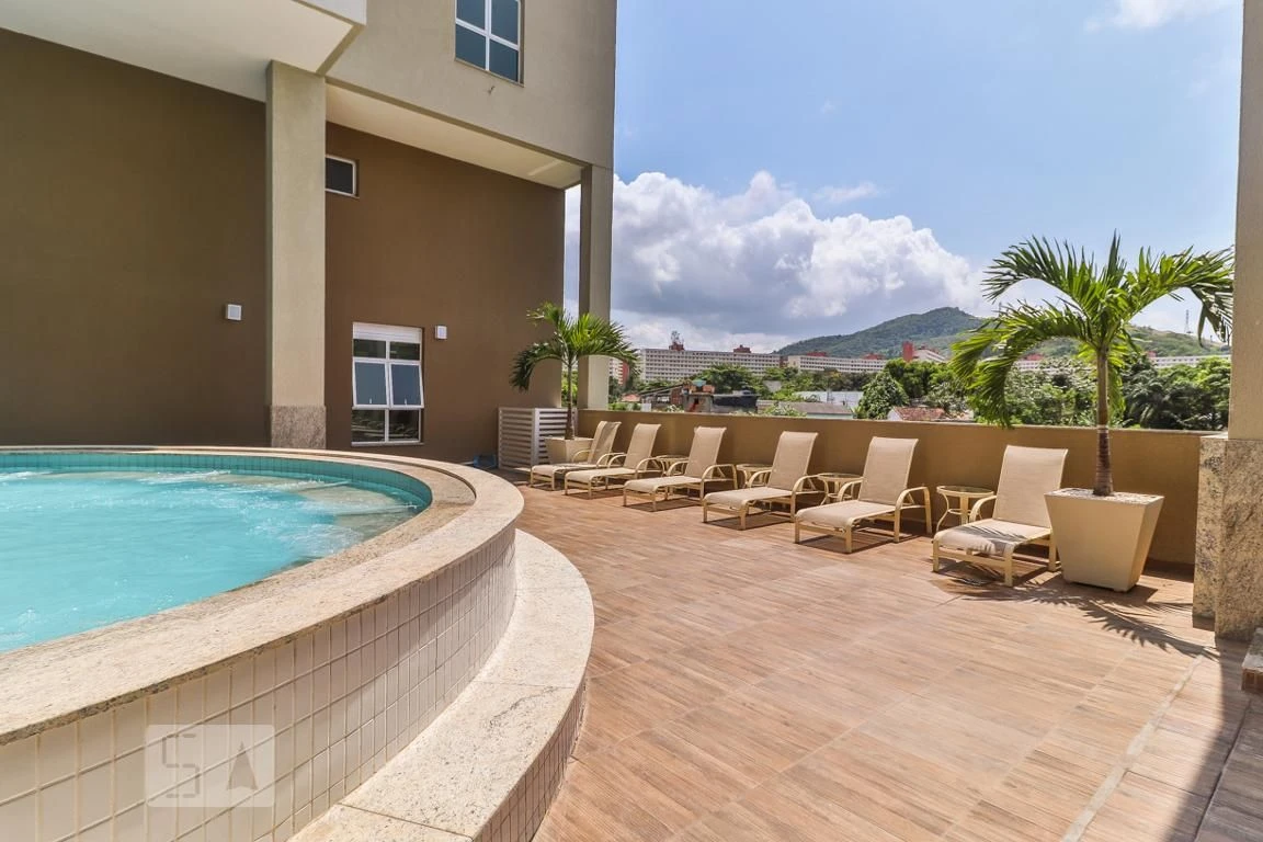 Furnished 1-bedroom apartment with a glassed balcony — photo 52