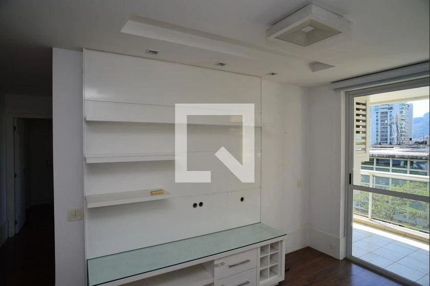 Apartamento com 2 quartos e cozinha fechada com fogão a gás — photo 14