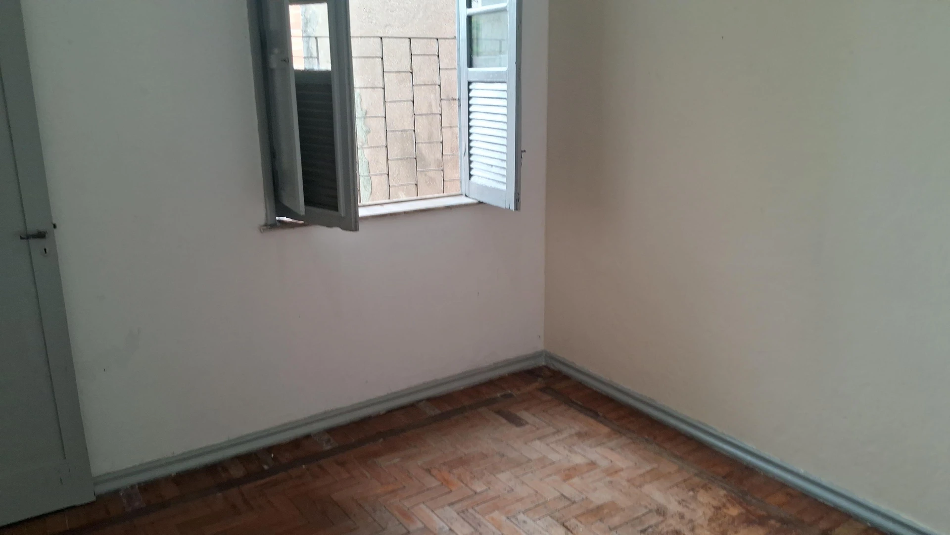 2-bedroom apartment with wood or laminate floors — photo 16