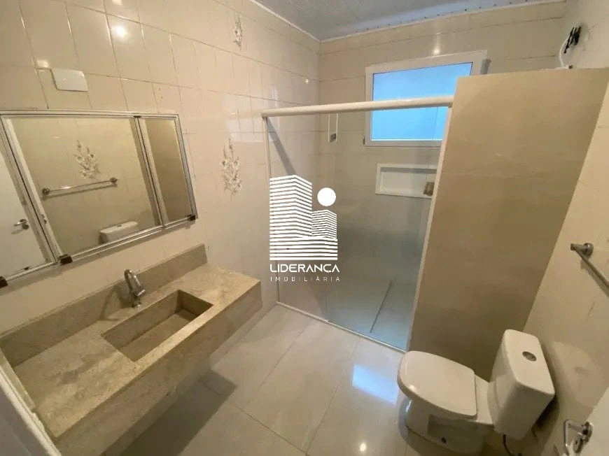 4-bedroom house with private garden and BBQ area — photo 13