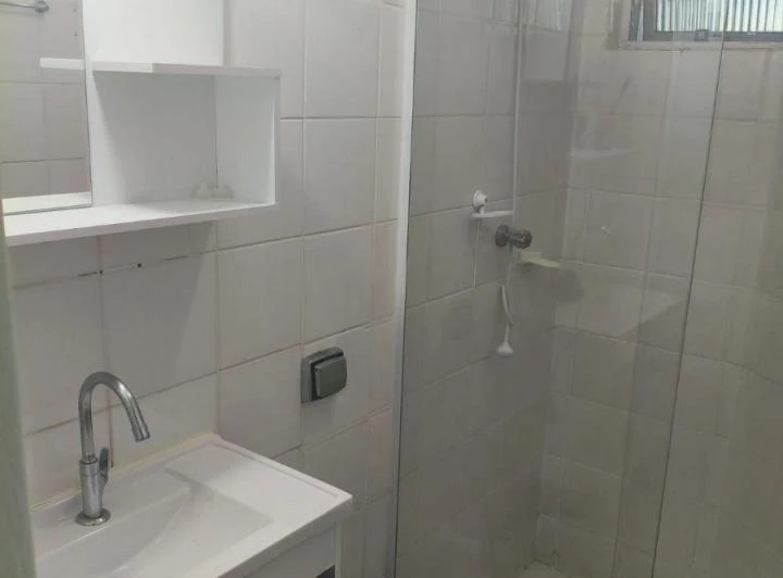 Unfurnished apartment with 3 bedrooms and 1 bathroom — photo 6