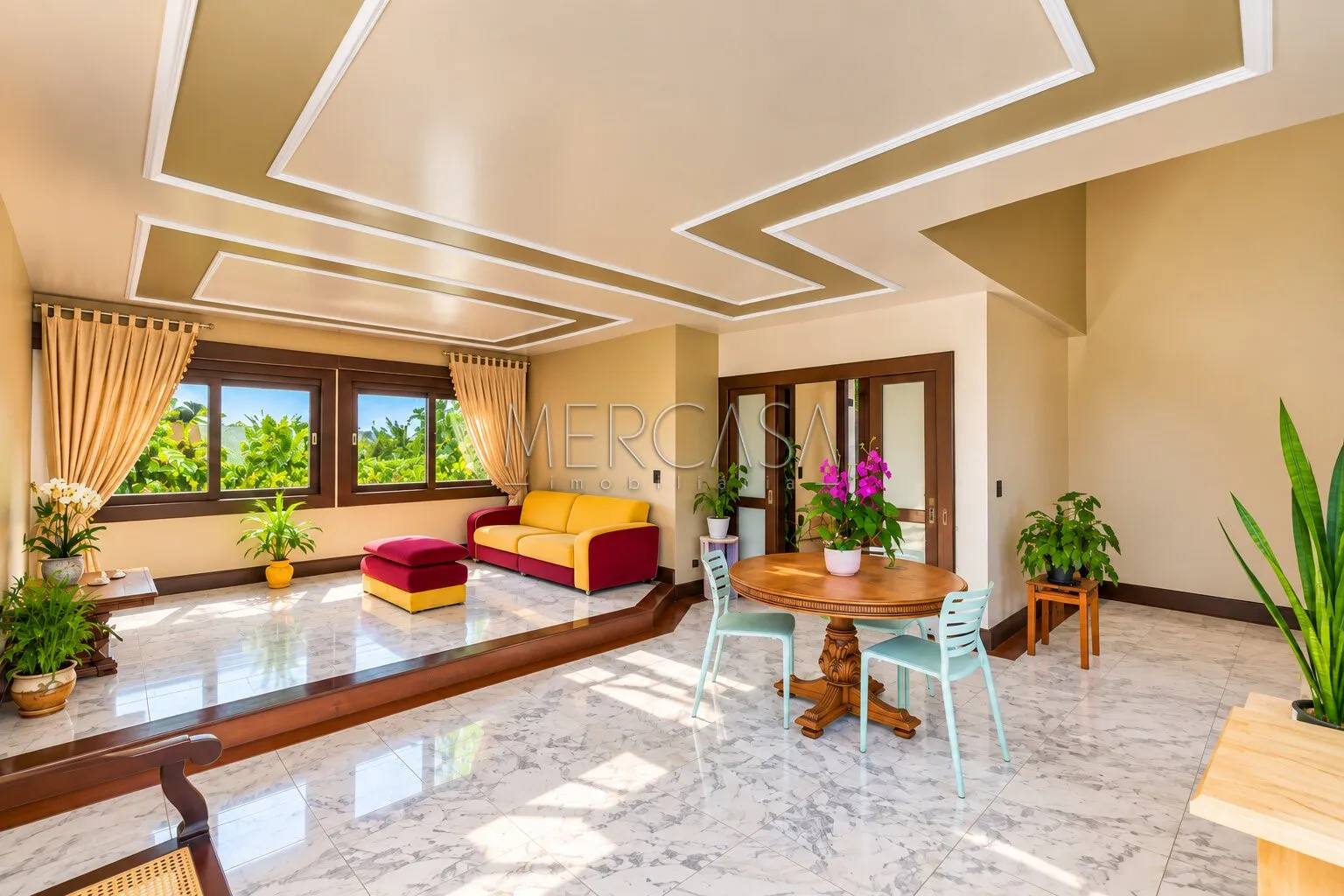 3-bedroom house with a bathtub in Curitiba — photo 18