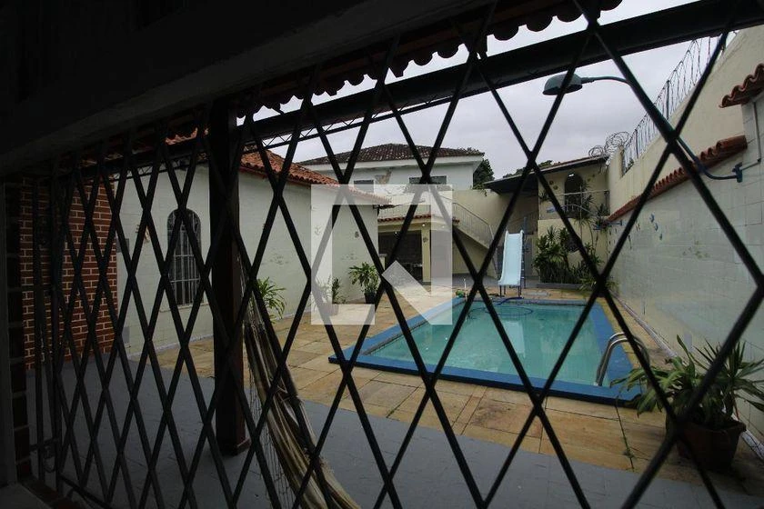 Casa de 3 dormitorios, 1 con baño propio, 545 m² — photo 37