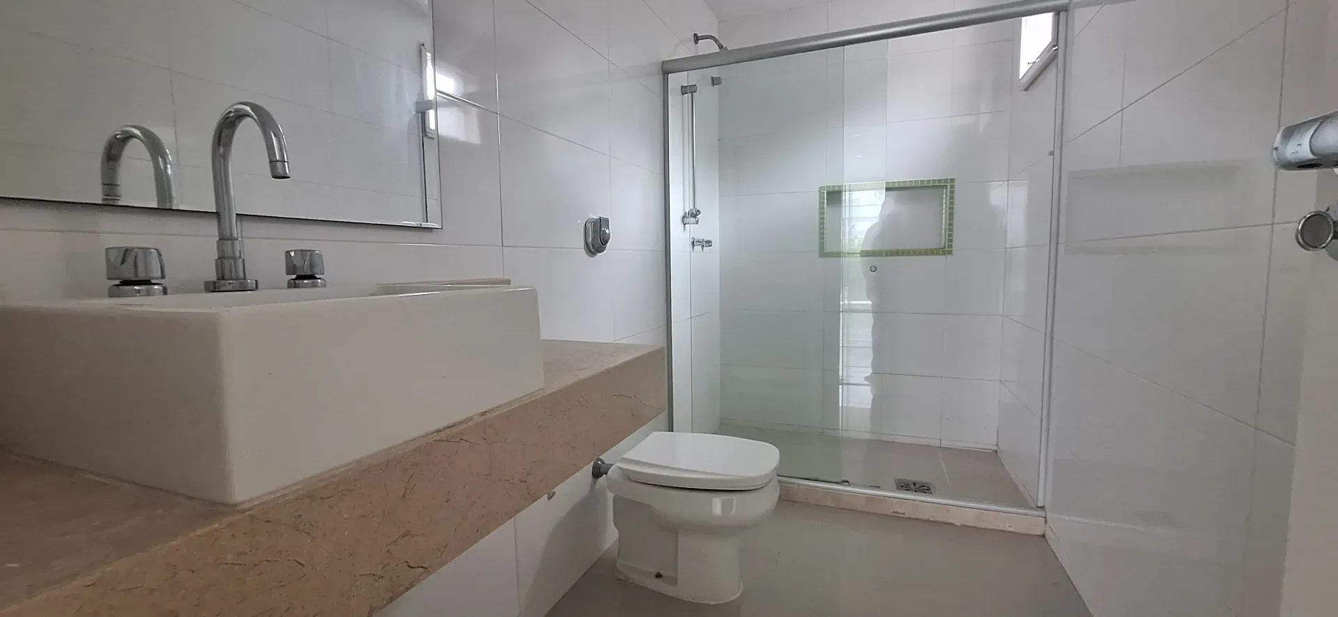 House with 900 m², 5 bedrooms and 4 parking spots — photo 22