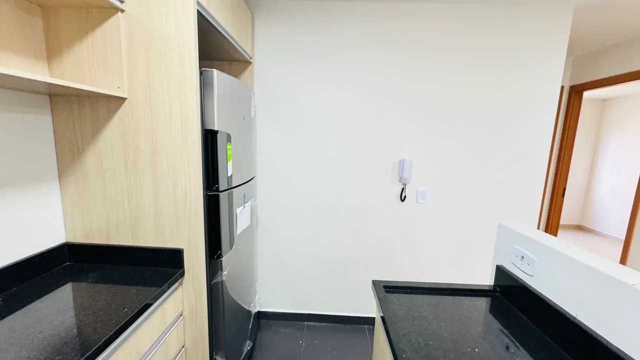 2-bedroom apartment in a building with a gym — photo 8