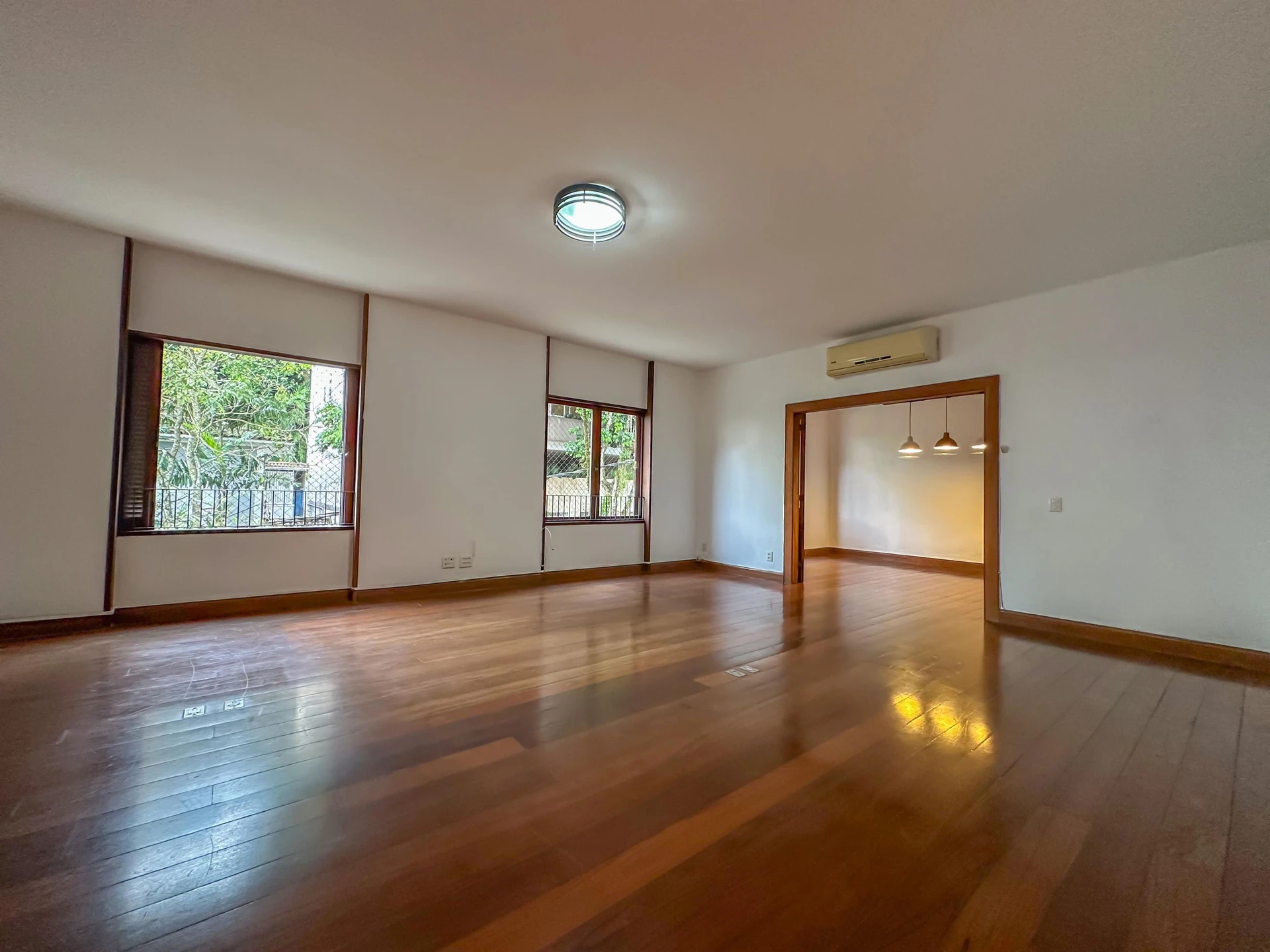 Apartment, 275 m², with a glass-enclosed balcony — photo 5