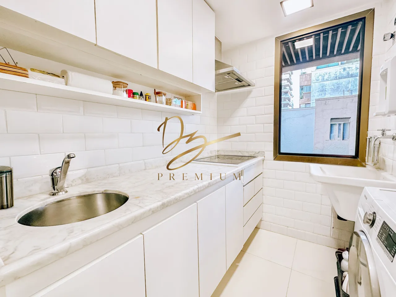 Furnished 2-bedroom, 2-bath apartment with parking — photo 6