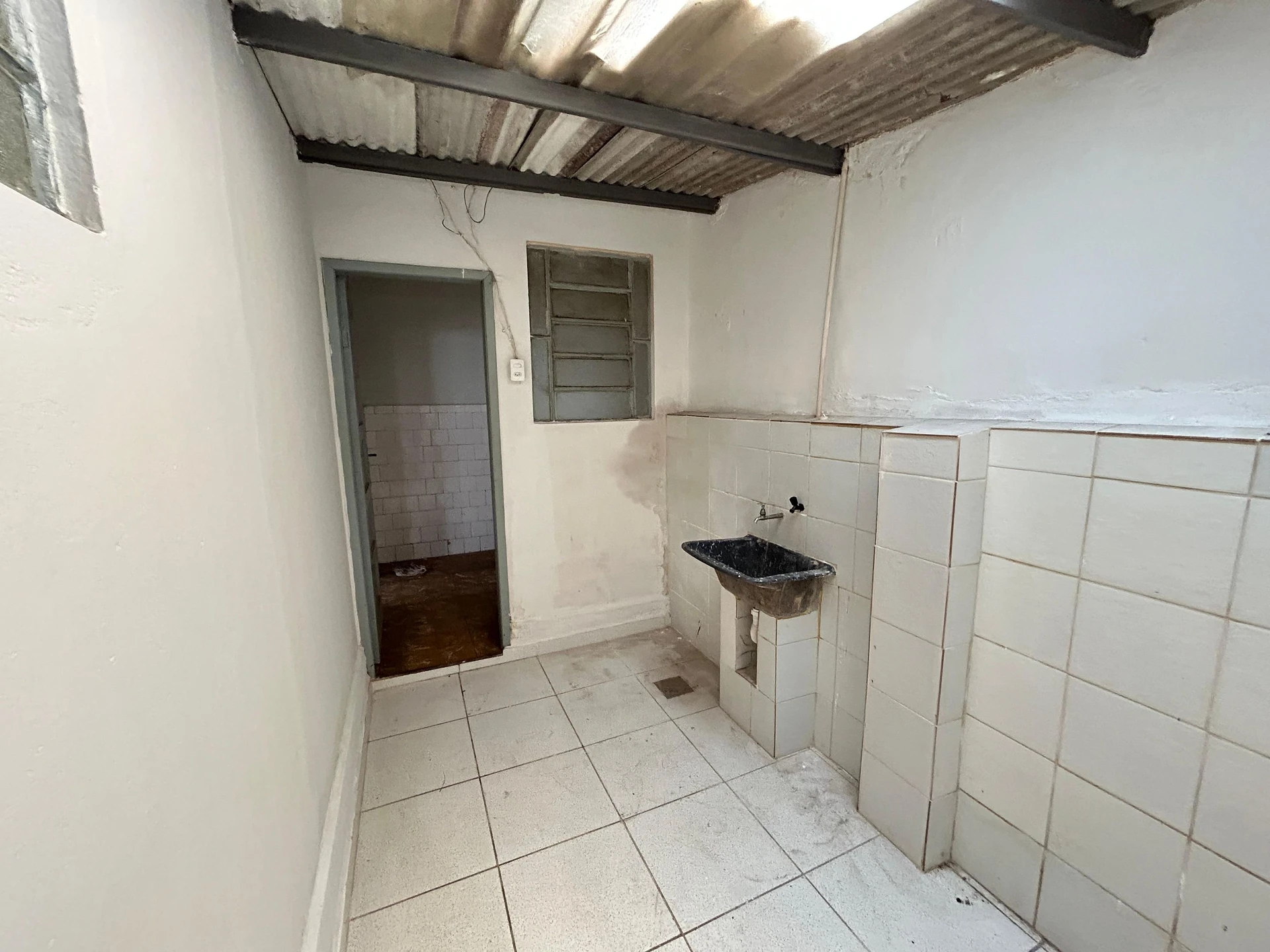 Casa en alquiler con 1 dormitorio, balcón y zona de lavado — photo 2
