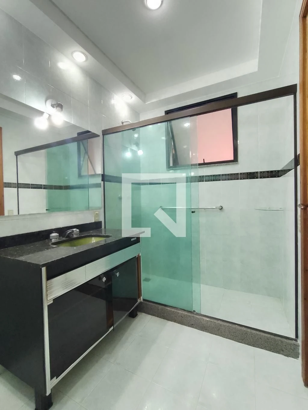 4-bedroom apartment with a water view in Rio de Janeiro — photo 45