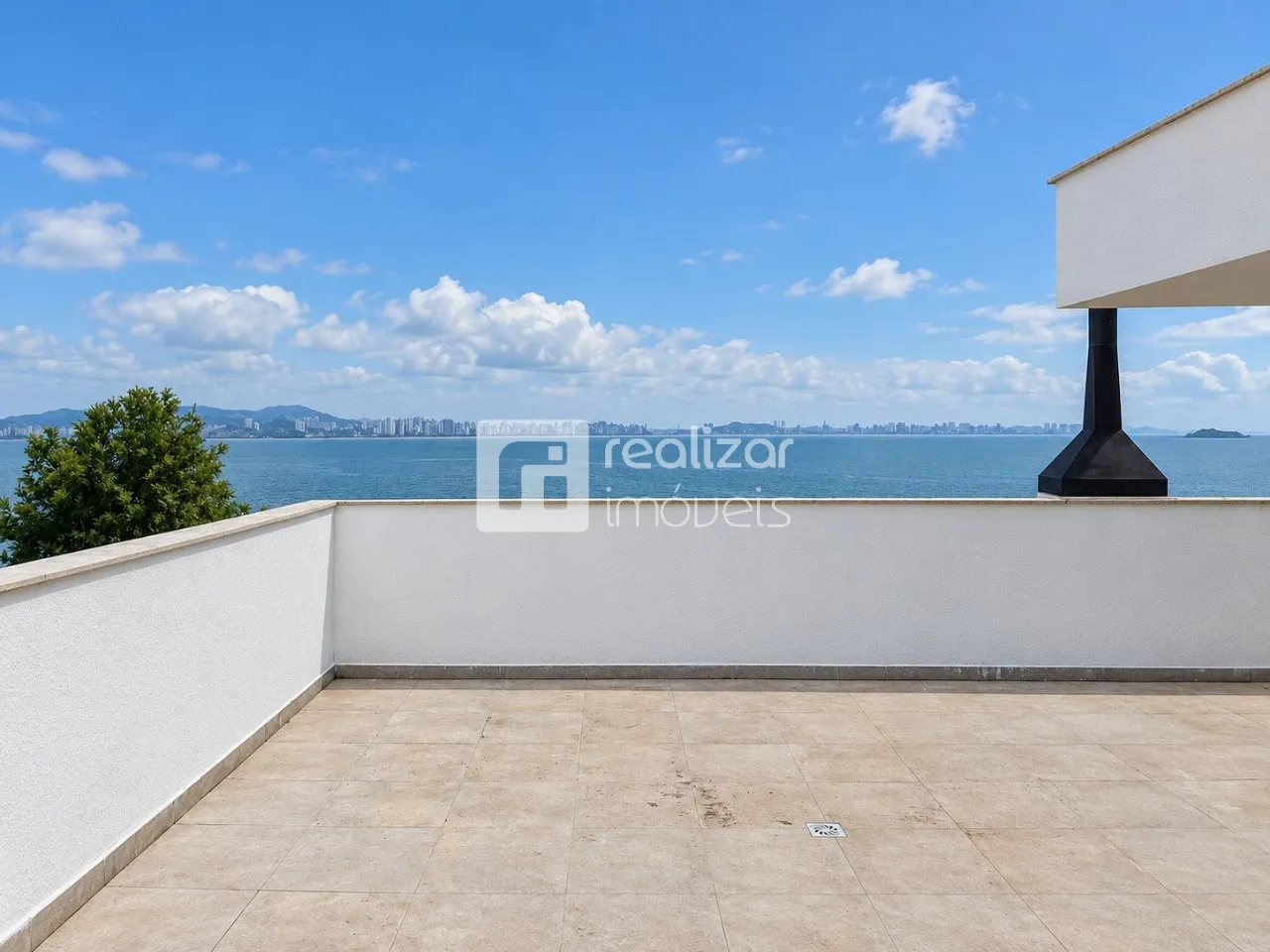 Apartment, 200 m², with a water view — photo 44