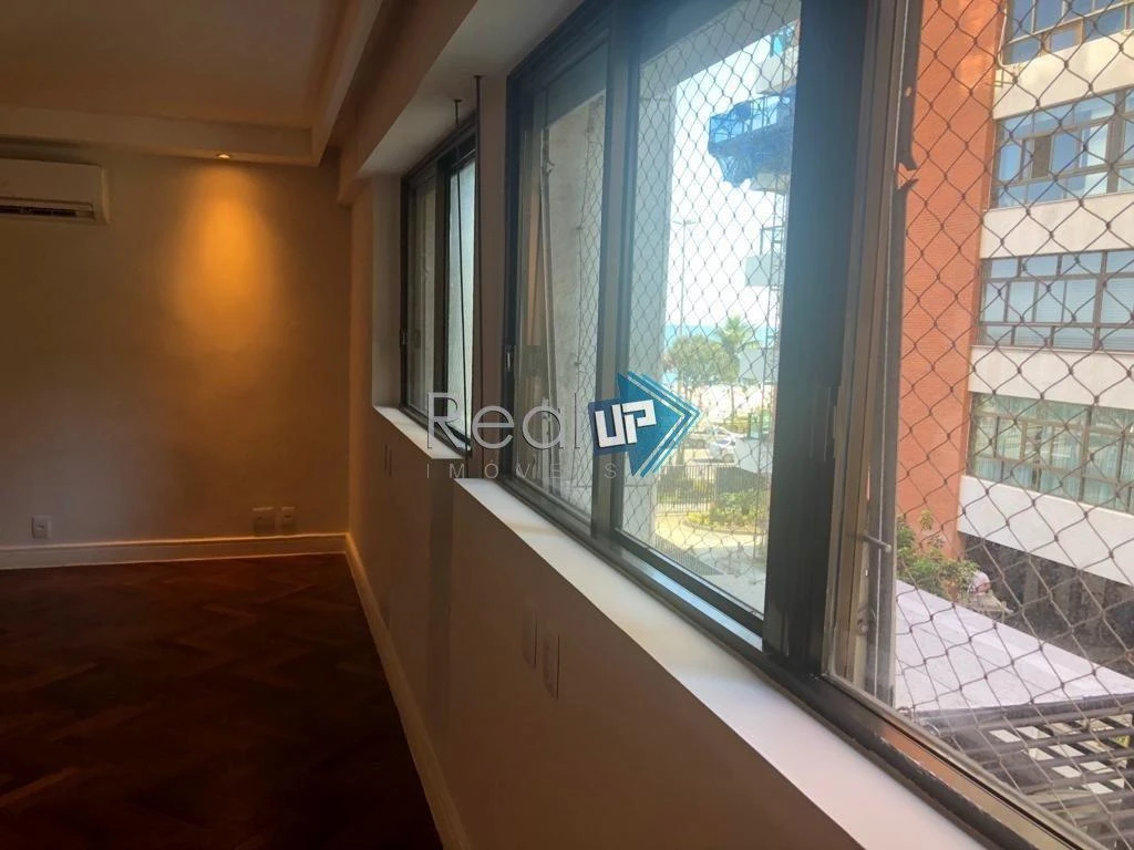 320 m² unfurnished apartment with 2 bedrooms and 3 bathrooms — photo 12