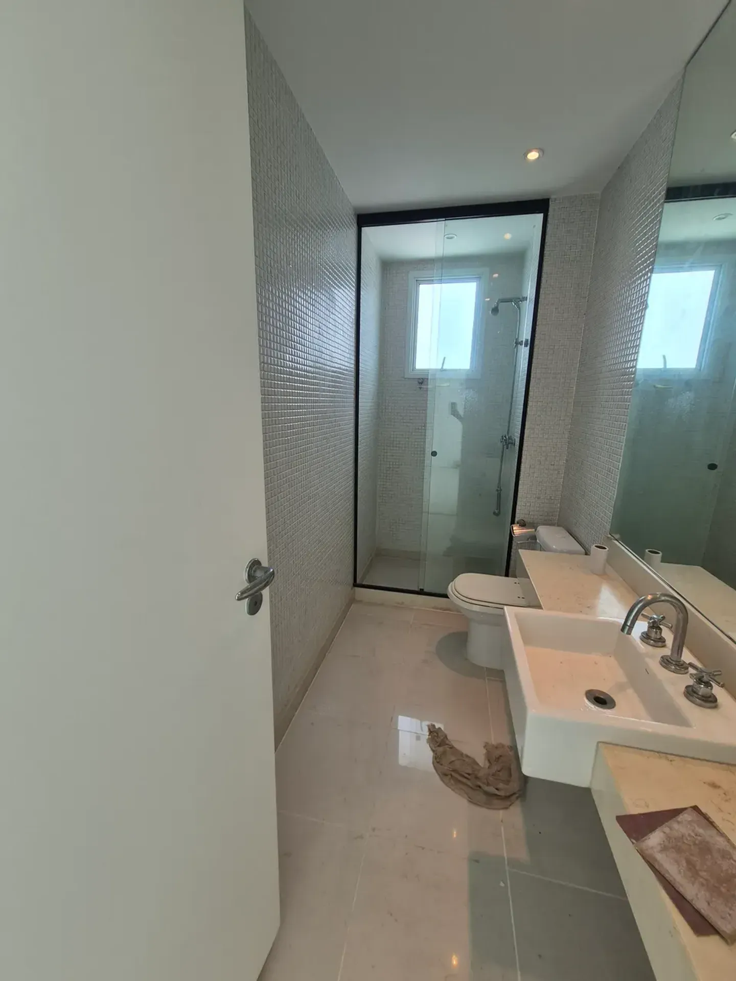 Furnished apartment with 5 bedrooms and shared pool area — photo 24