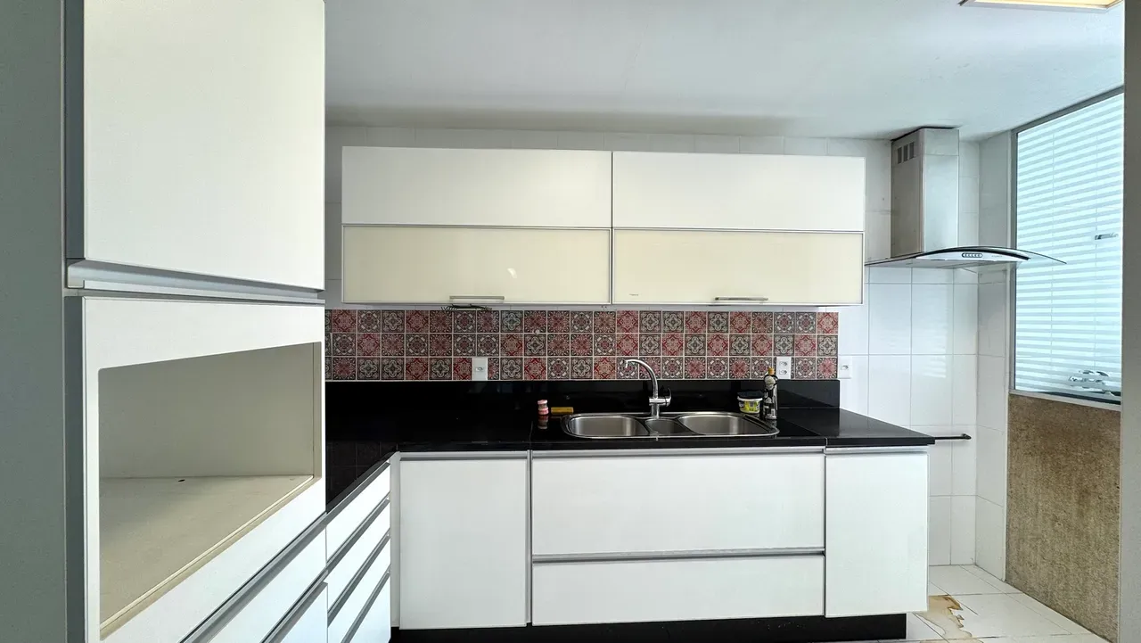 Apartment on the 3rd floor with floor-to-ceiling windows — photo 35