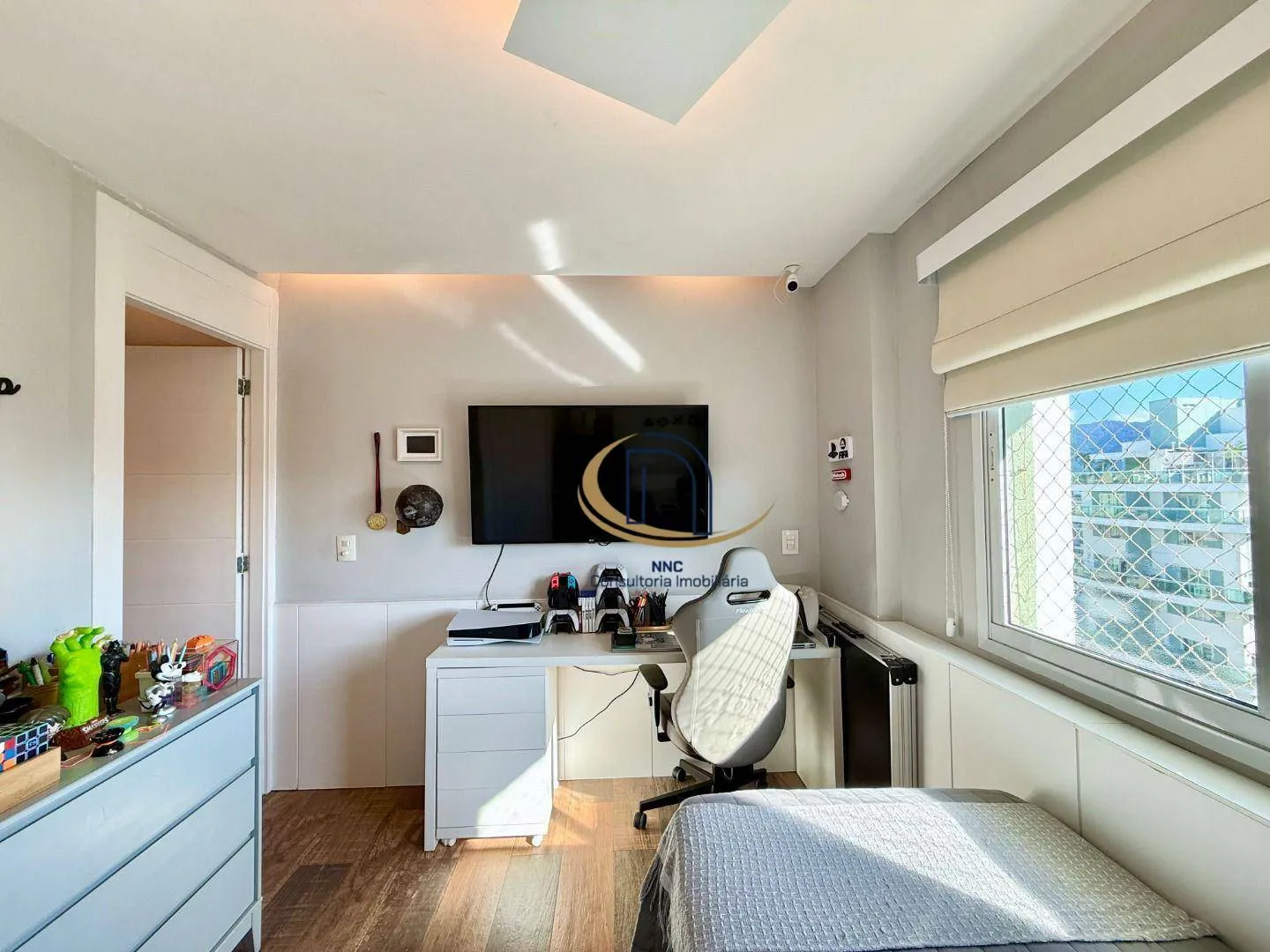 Front-facing penthouse with 215 m² and 4 bedrooms — photo 28