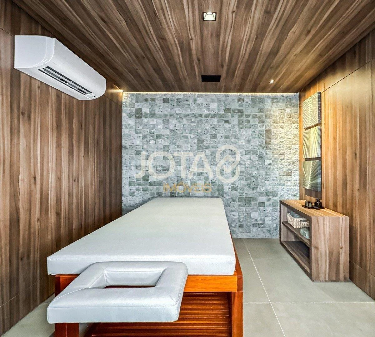 Furnished 195 m² apartment with 2 en-suite bedrooms — photo 19
