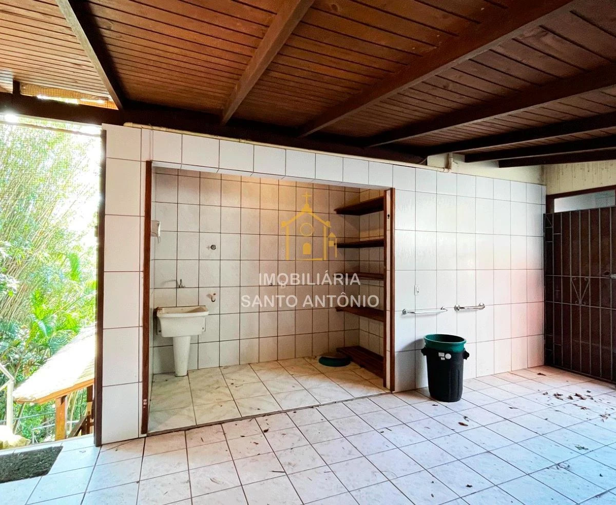 3-bedroom house with a water view in Florianópolis — photo 45