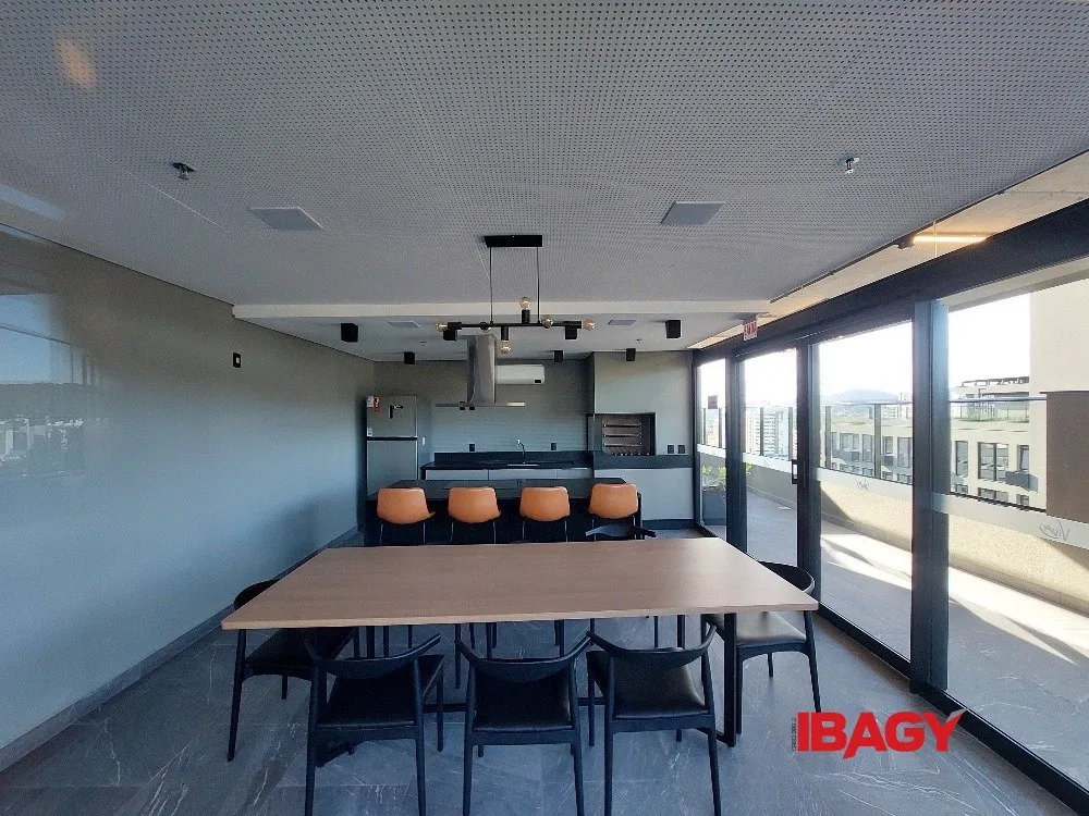 Furnished studio with a glass-enclosed balcony — photo 14