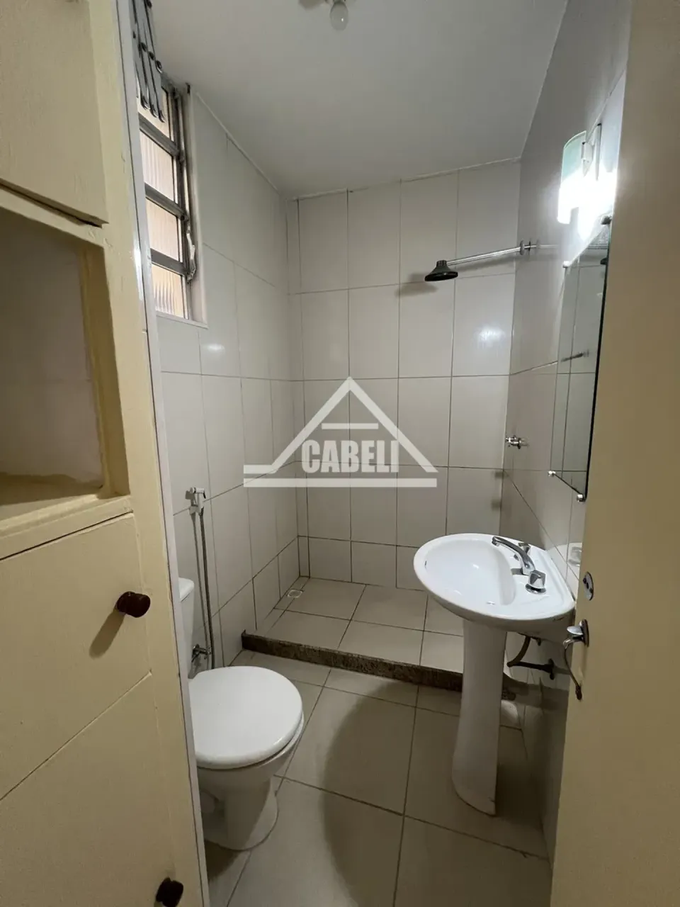 2-bedroom apartment with 2 bathrooms, no parking — photo 7