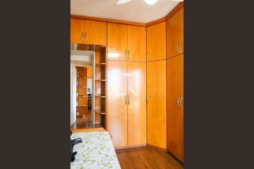 3-bedroom apartment with a suite and glass-enclosed showers — photo 23