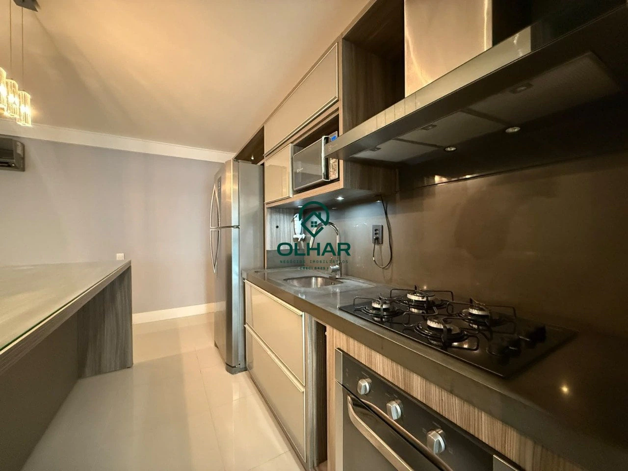 Glass-enclosed balcony in a 2-bedroom apartment, 93 m² — photo 15
