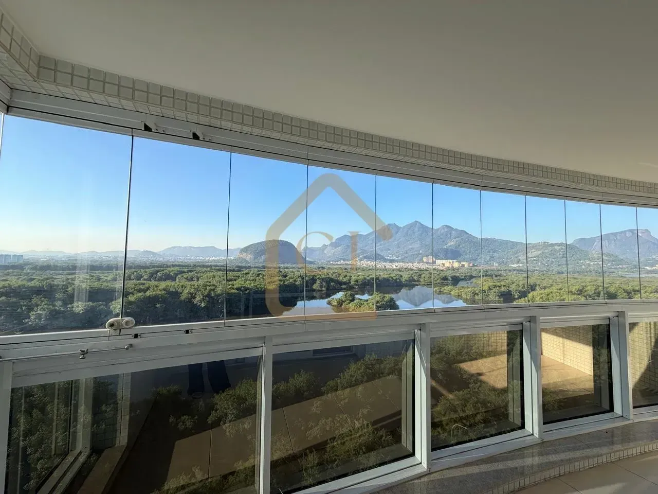 Apartamento com 2 quartos, 2 banheiros e 78 m² — photo 2
