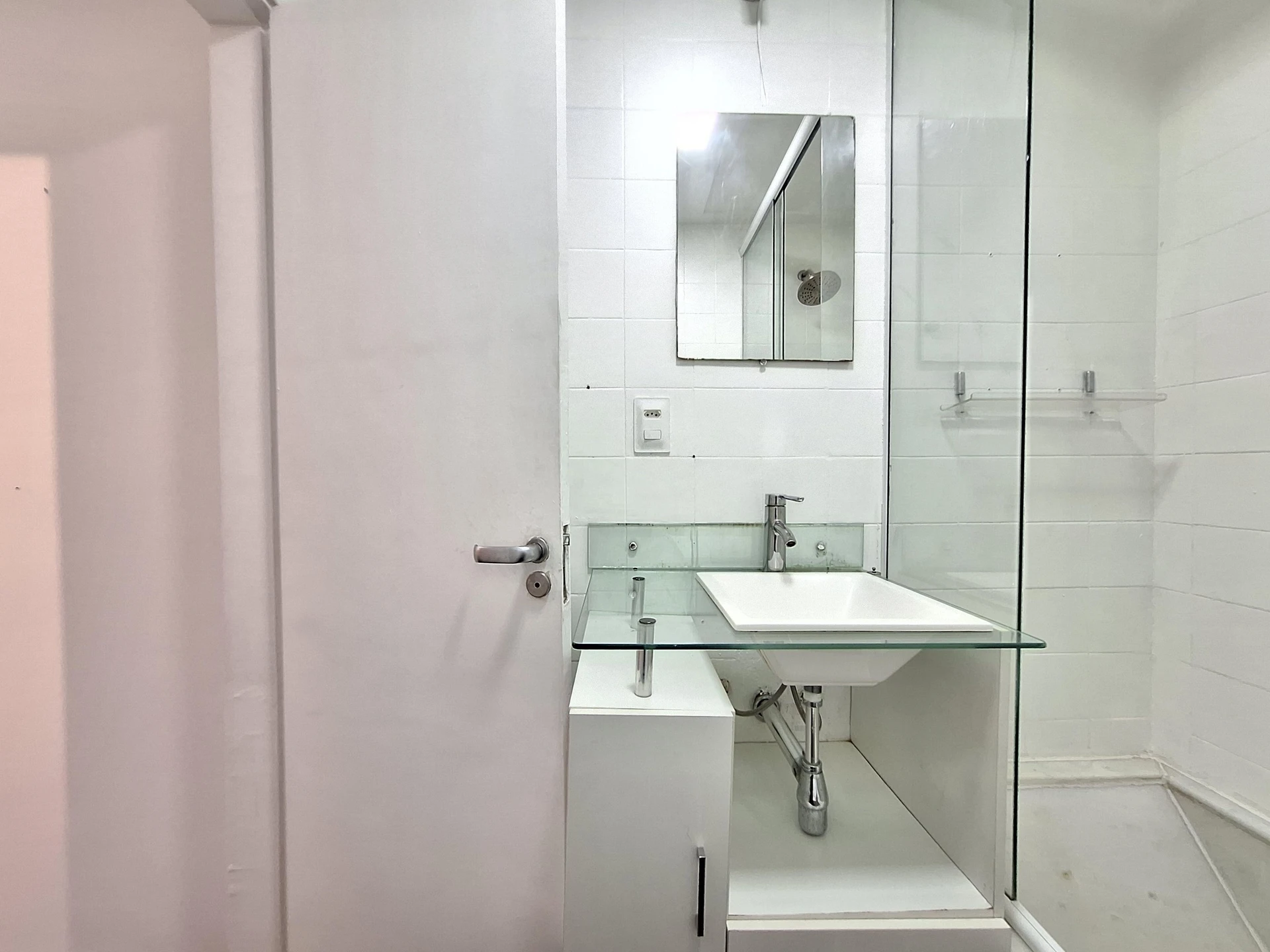 Apartamento de 75 m² com jacuzzi e varanda envidraçada — photo 38