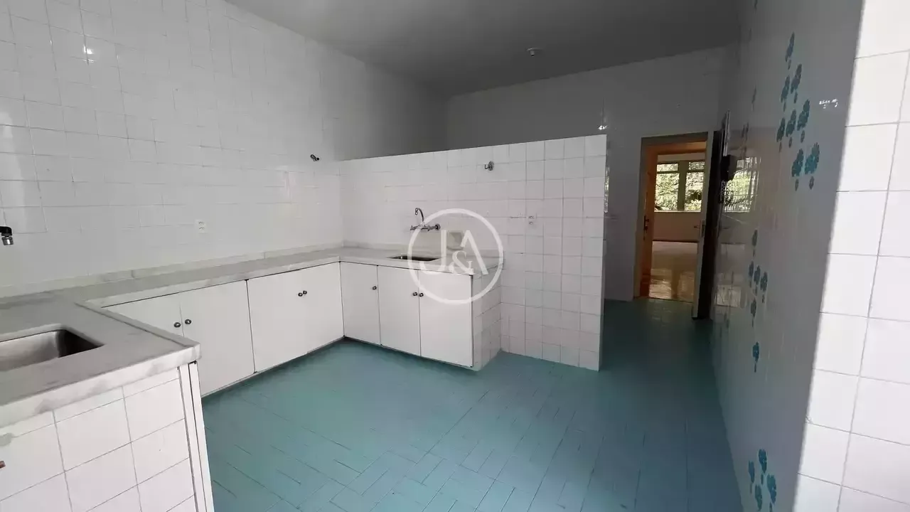 Apartment with 3 bedrooms and a parking space — photo 2