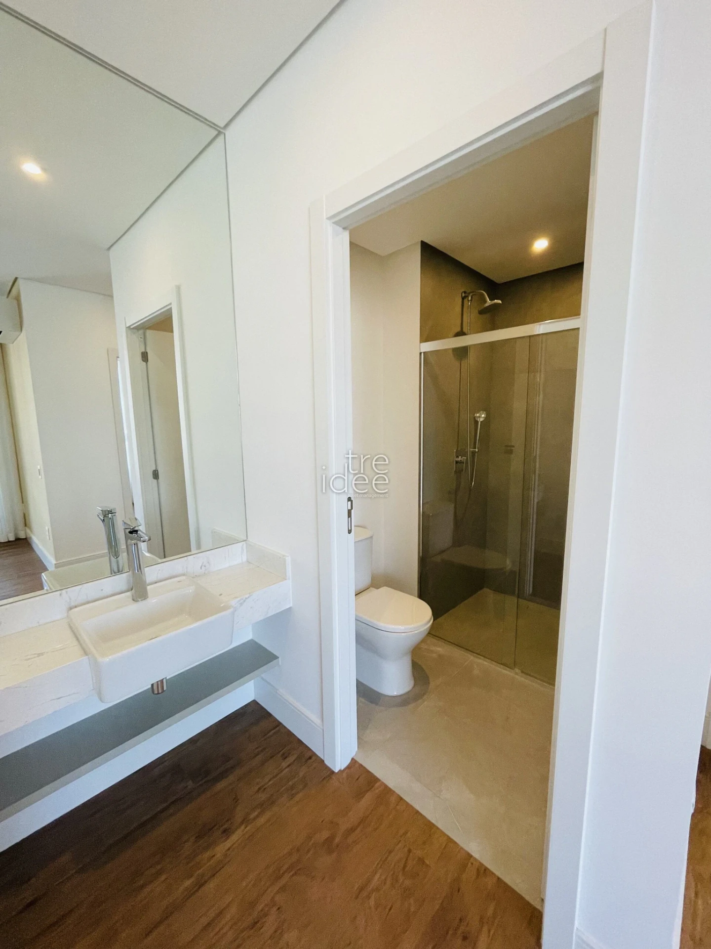 2-bedroom apartment with a washing machine — photo 20
