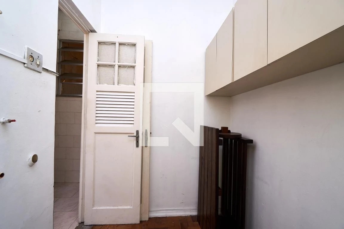 2-bedroom apartment with a bathtub — photo 26