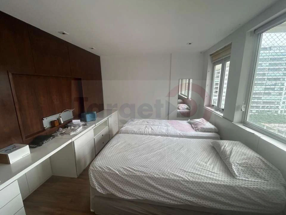 Home office in a 3-bedroom apartment, 124 m² — photo 14