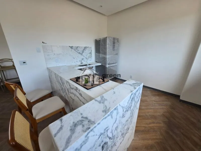 Furnished 1-bedroom apartment with open-plan kitchen — photo 15