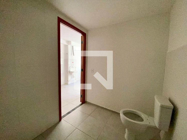 One-bedroom apartment in a building with a pool — photo 39