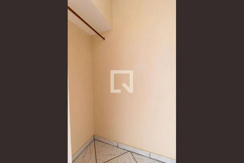 Apartamento de 3 quartos com piso de madeira ou laminado — photo 49
