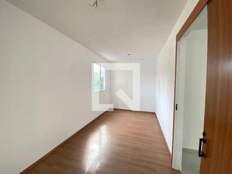 One-bedroom apartment in a building with a pool — photo 3