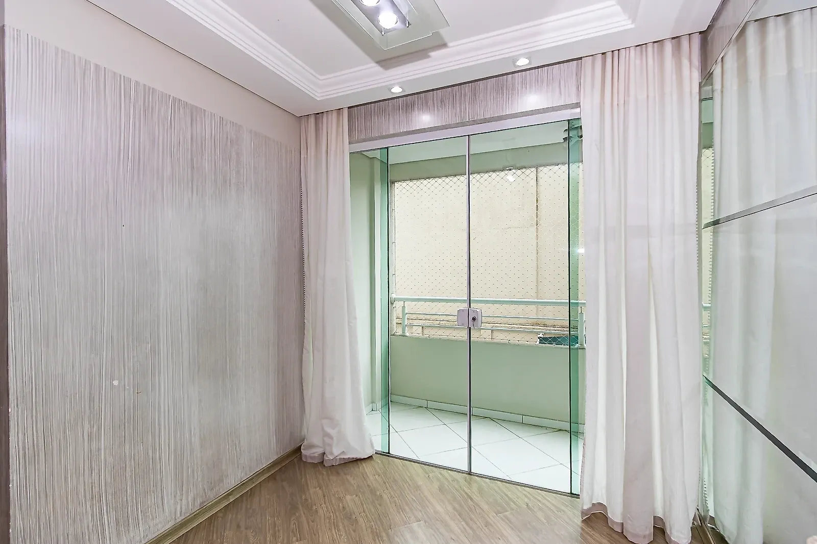 Apartamento de 2 quartos com varanda gourmet, Bacacheri — photo 25