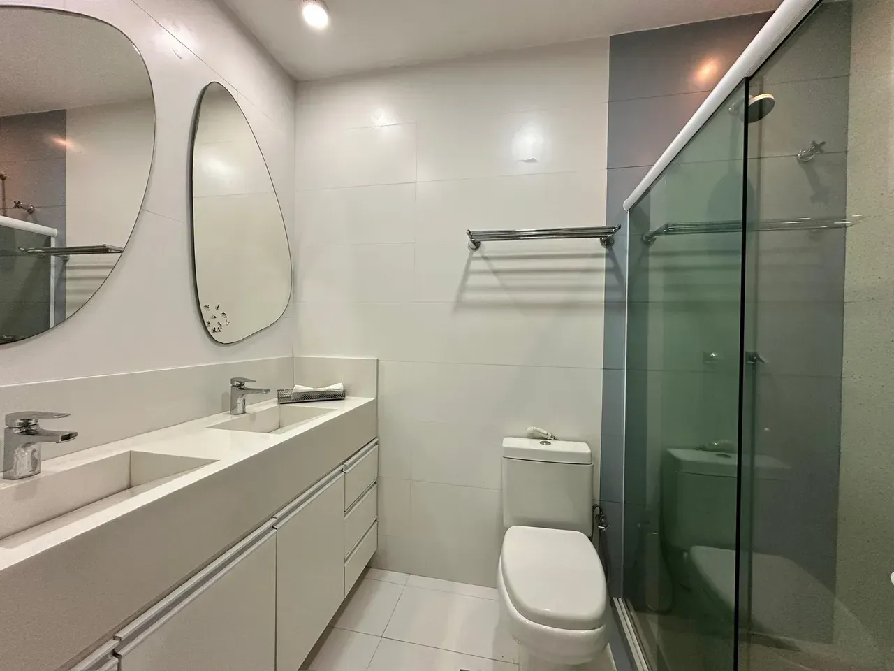 Furnished 250 m² apartment with 4 bedrooms and 5 bathrooms — photo 44