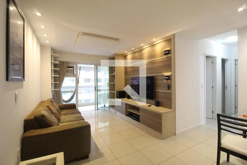 98 m² furnished apartment with 3 bedrooms and parking