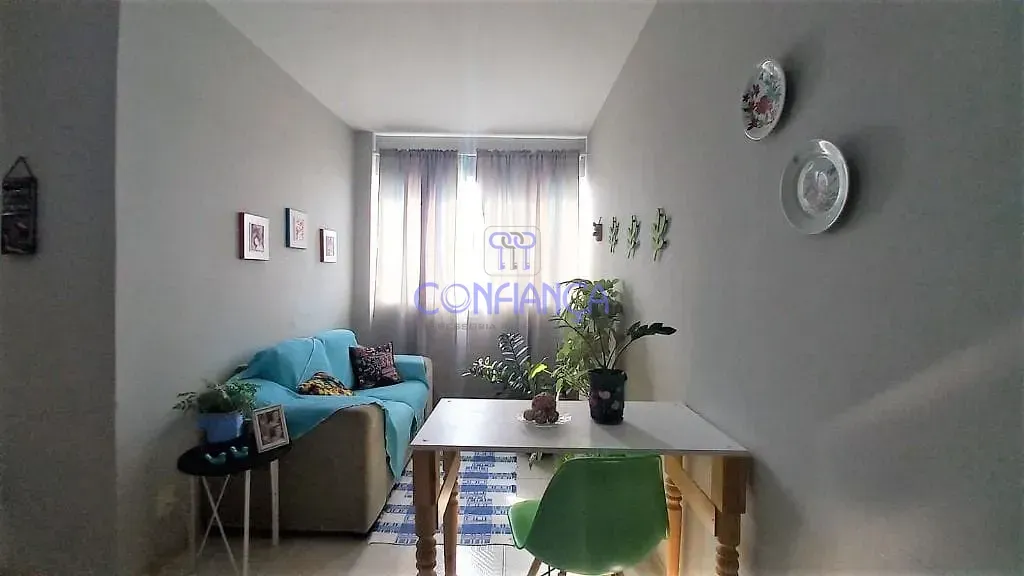 Apartamento com 2 dormitórios e mesa de trabalho — photo 15