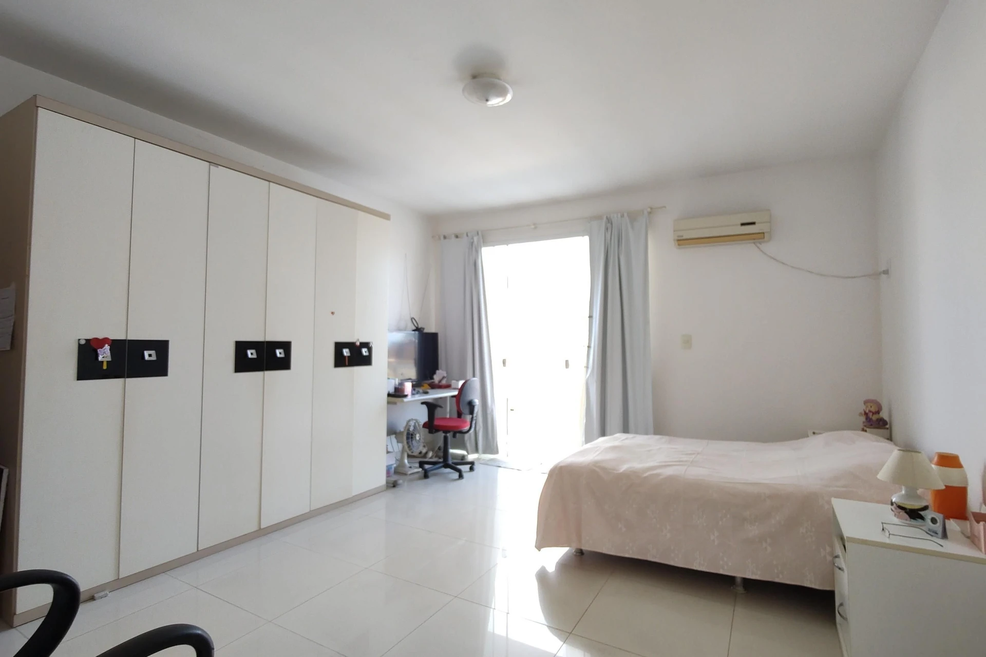 Vista a la montaña y 5 dormitorios: casa de 900 m² — photo 18