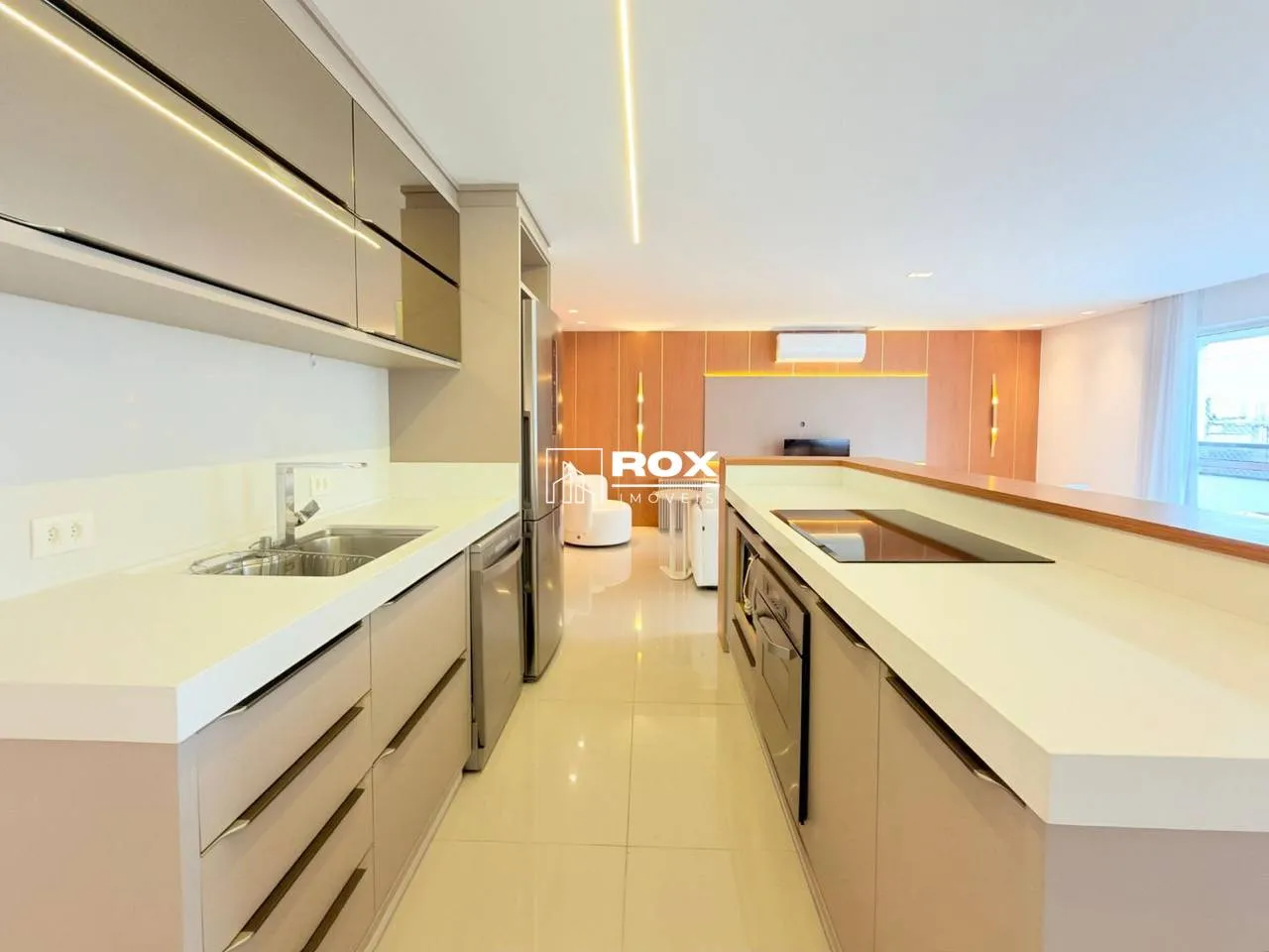 3-bedroom apartment with a jacuzzi in Curitiba — photo 20