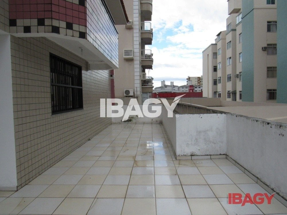 143 m² unfurnished apartment with 3 bedrooms — photo 20