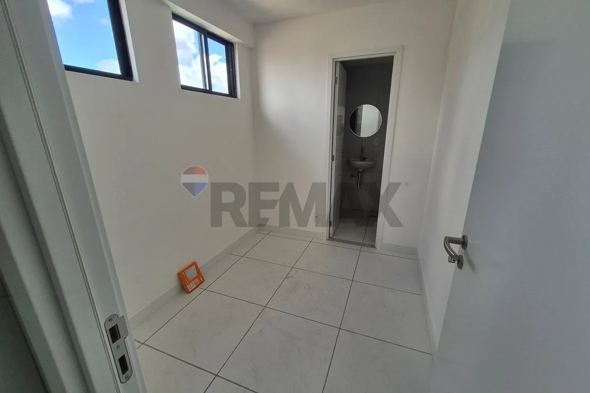 3-bedroom apartment in a building with a gym — photo 37