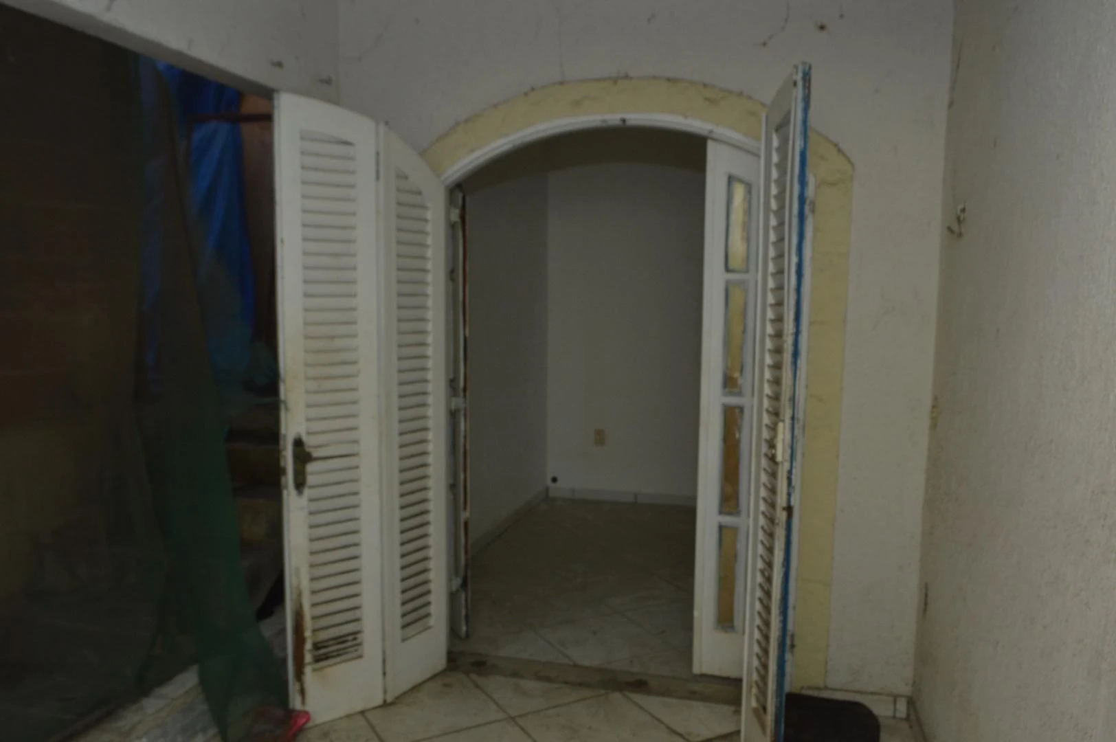 Estúdio com 1 quarto e cozinha fechada