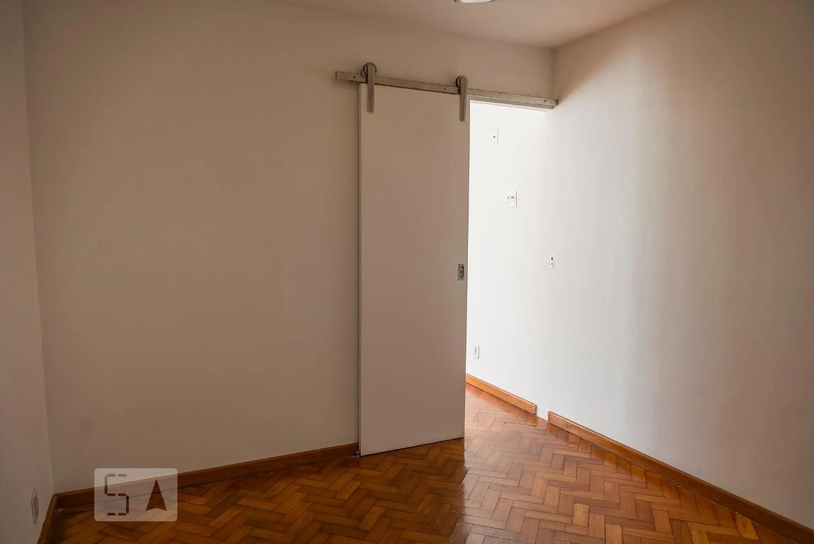 Дерев'яна підлога або ламінат та 1 спальня: квартира 30 м² — photo 6