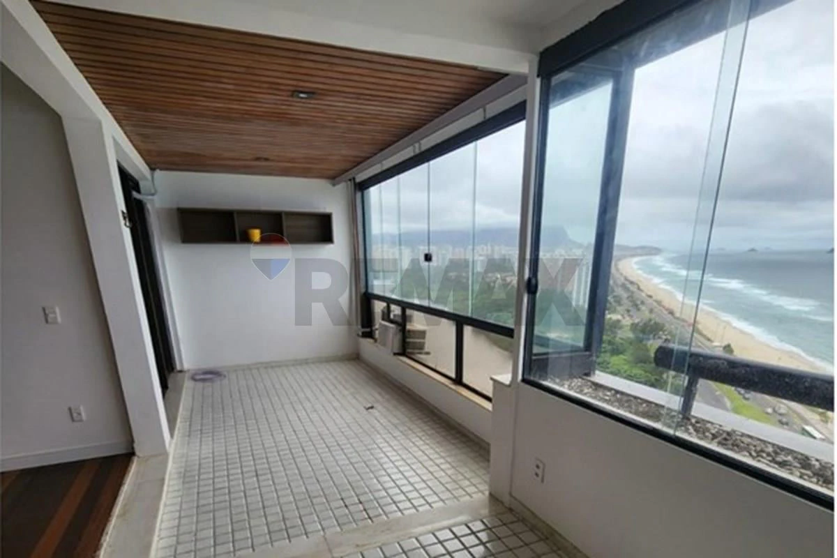 Apartamento de 1 quarto com sacada de vidro e 67 m² — photo 6