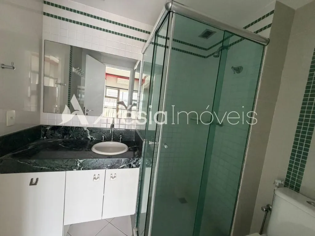 4-bedroom apartment in a building with a sauna — photo 31
